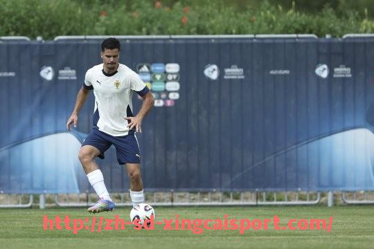 杏彩体育-NBA火箭队情侣粉丝文化与相关周边产品